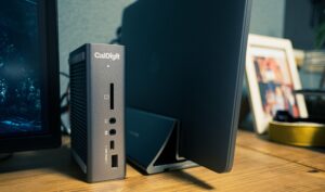 USBハブ　CalDigit TS3 Plus Thunderbolt 3 ドック