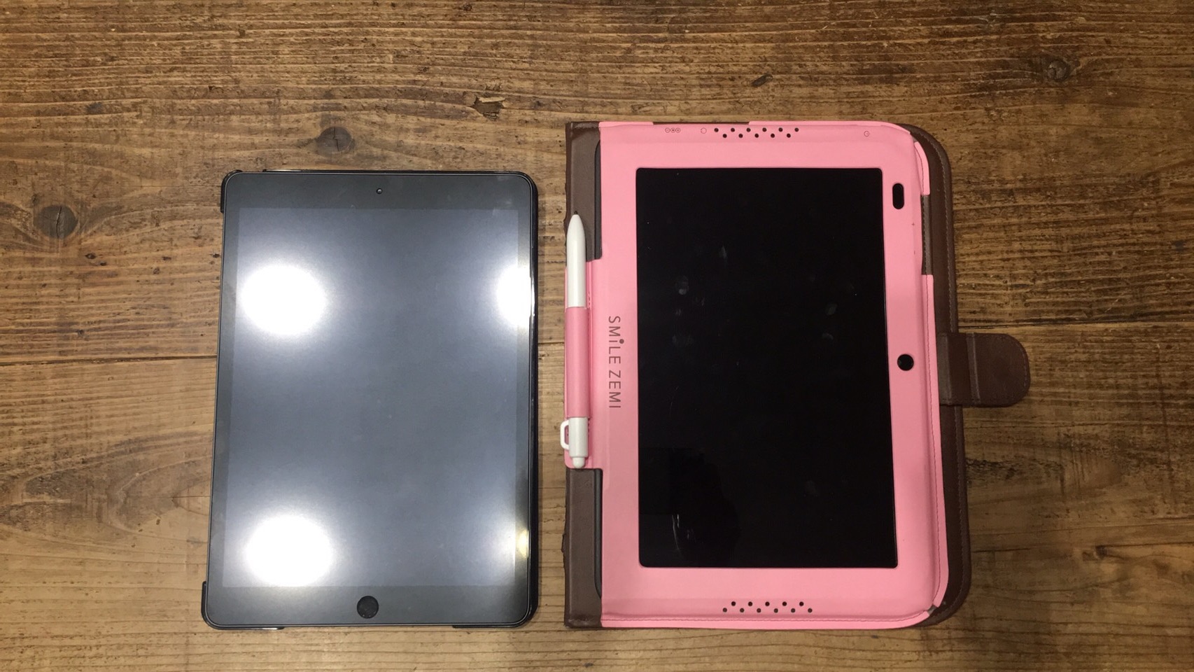 スマイルゼミタブレットとiPadの大きさ比較