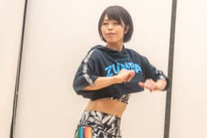 ZUMBAを踊るスポーツインストラクターの菜緒さん